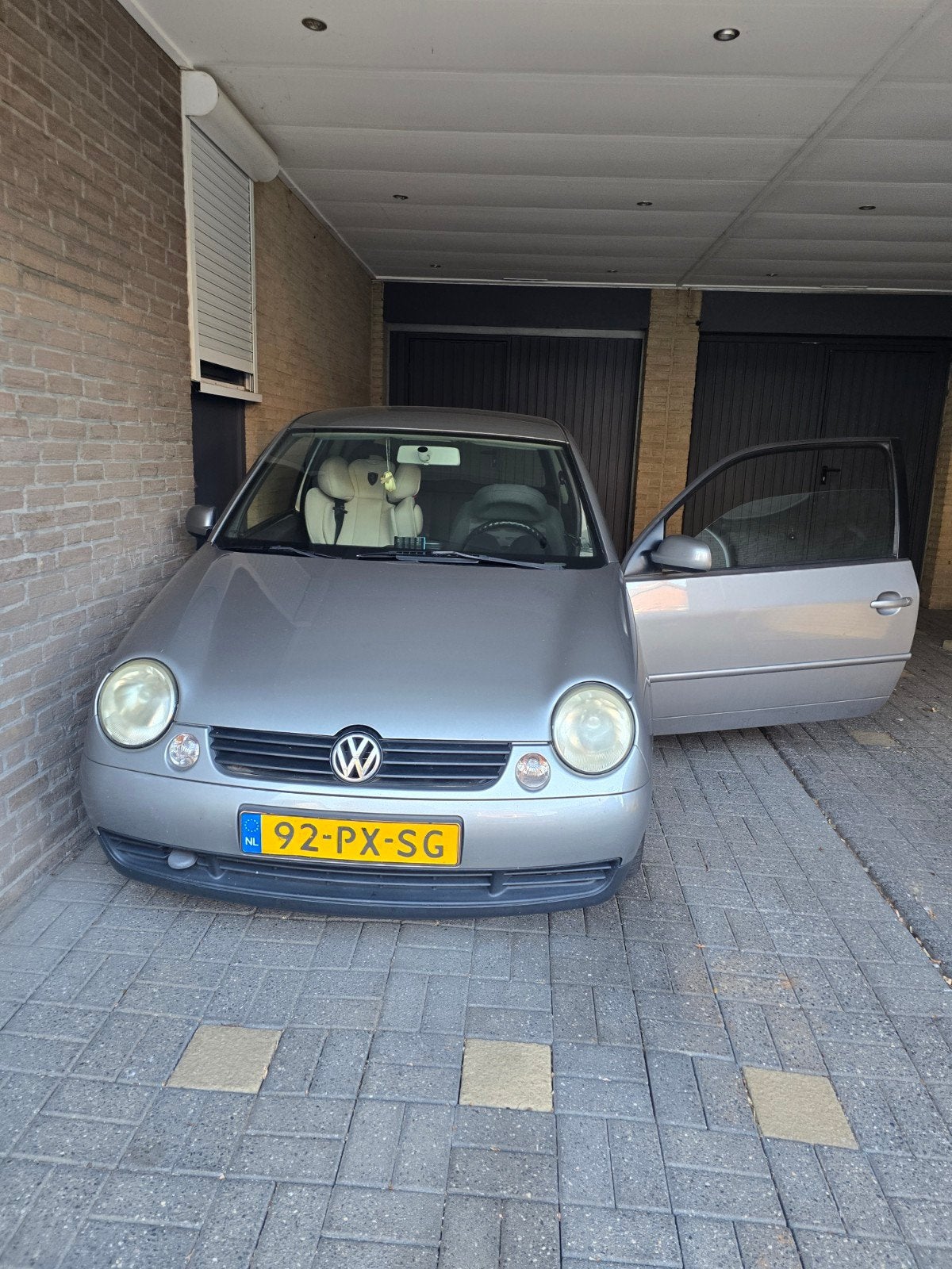 Volkswagen Lupo 1.4 44KW 2005 Grijs, Auto's, Volkswagen, Voorwielaandrijving, 450 kg, 31 €/maand, 4 cilinders