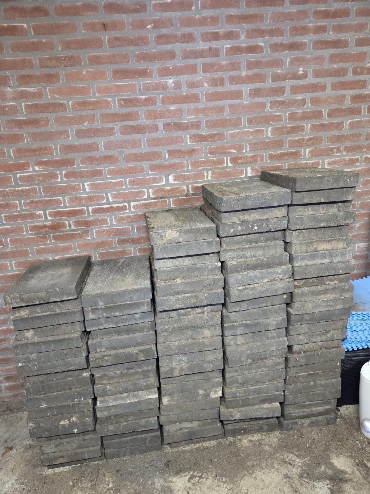 Gratis tegels af te halen - ca. 15m², Ophalen, Gebruikt, 10 m² of meer, Beton
