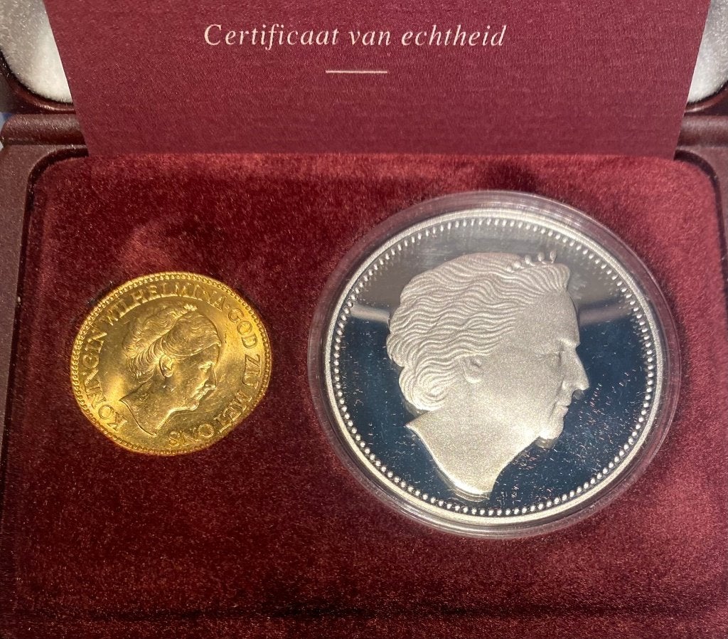 Het laatste goud van Wilhelmina- gouden tienje met penning, Postzegels en Munten, Munten | Nederland, Setje, Ophalen of Verzenden