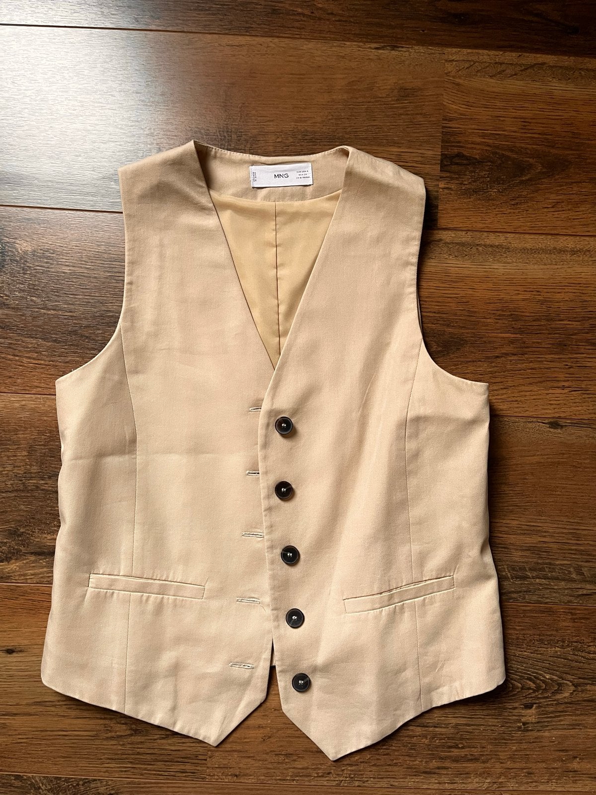 Prachtig, nooit gedragen beige vest van Mango (maat S), Kleding | Dames, Truien en Vesten, Ophalen of Verzenden, Nieuw, Maat 36 (S)