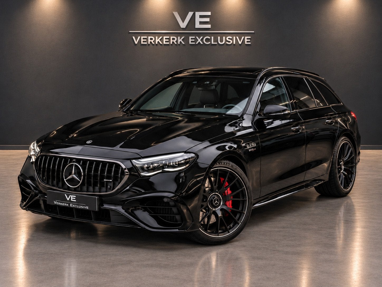 Mercedes-Benz AMG E 53 HYBRID Performance Pano Hyperscreen B, Auto's, Parkeerassistent, Gebruikt, Zwart, Origineel Nederlands