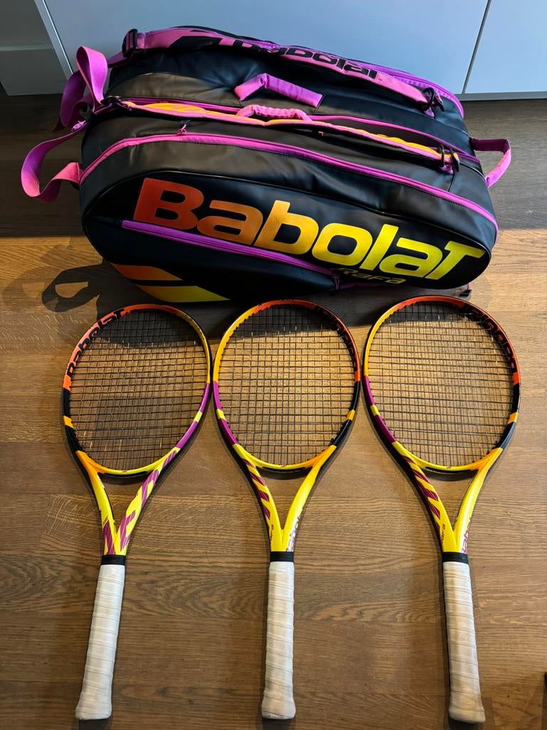 Babolat Pure Aero Rafa (3x) + 12R tas, Sport en Fitness, Tennis, Ophalen of Verzenden, Zo goed als nieuw, Racket, L3