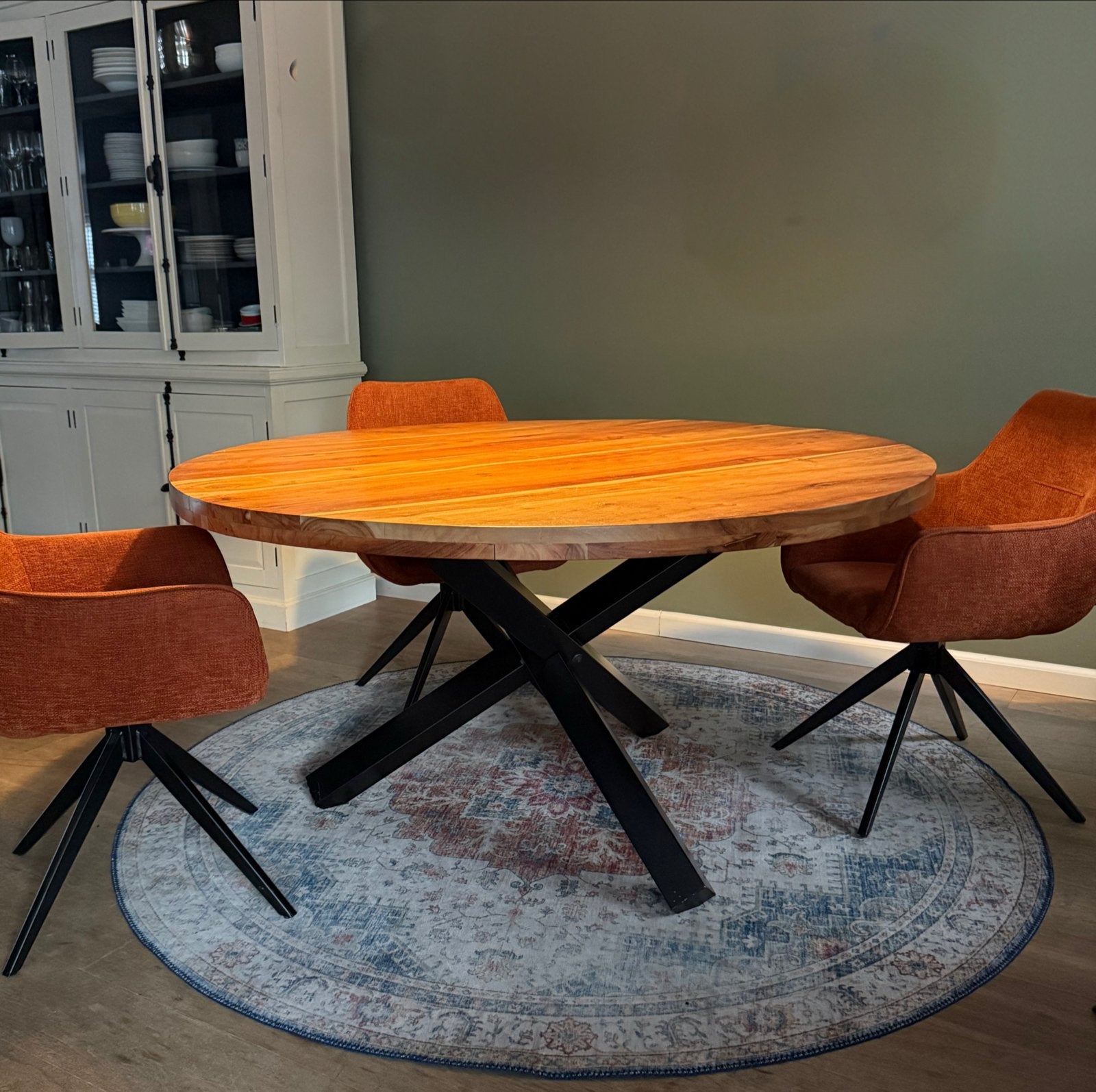 Industriele eettafel massief hout met metalen onderstel