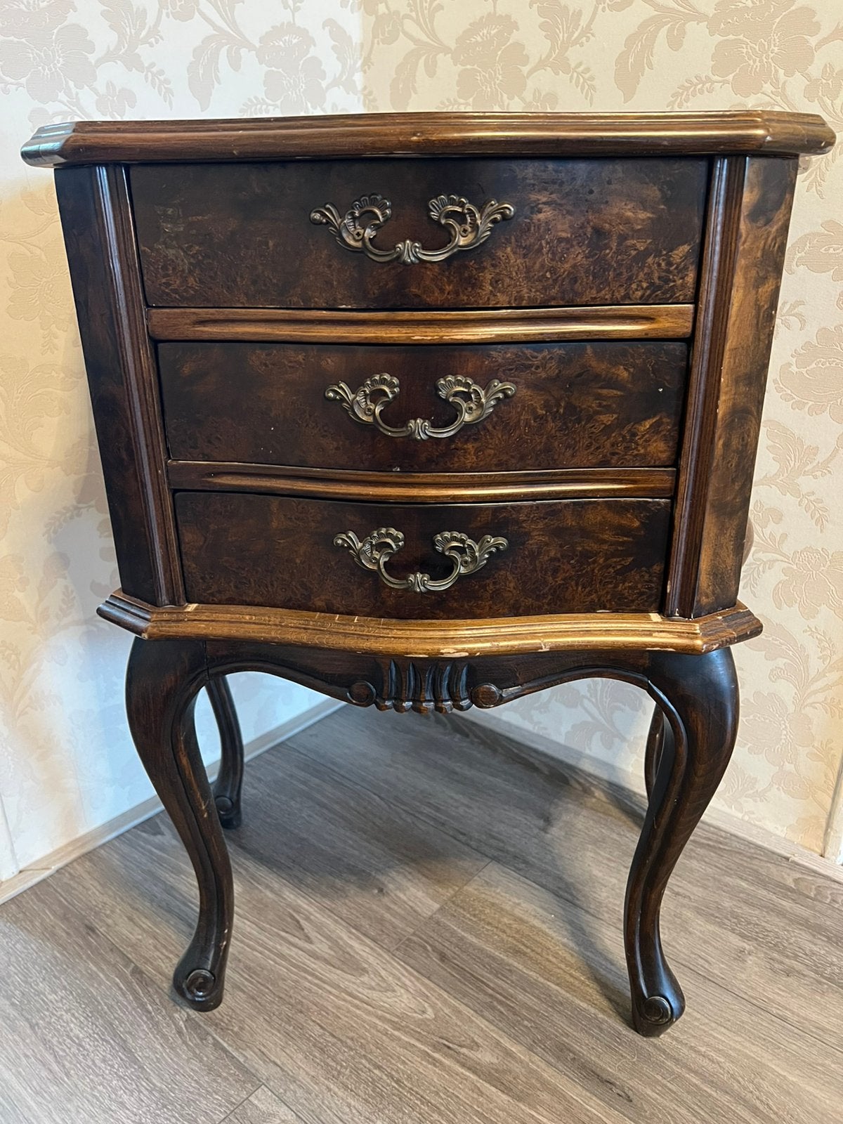 Vintage Queen Anne ladekastje – wortelnoten – 3 laden, Ophalen