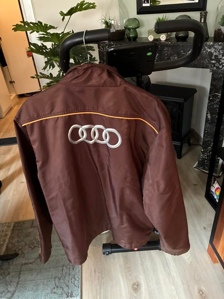 Orrginele audi jas maat xl nooit gedragen, Ophalen, Nieuw, Maat 56/58 (XL), Bruin