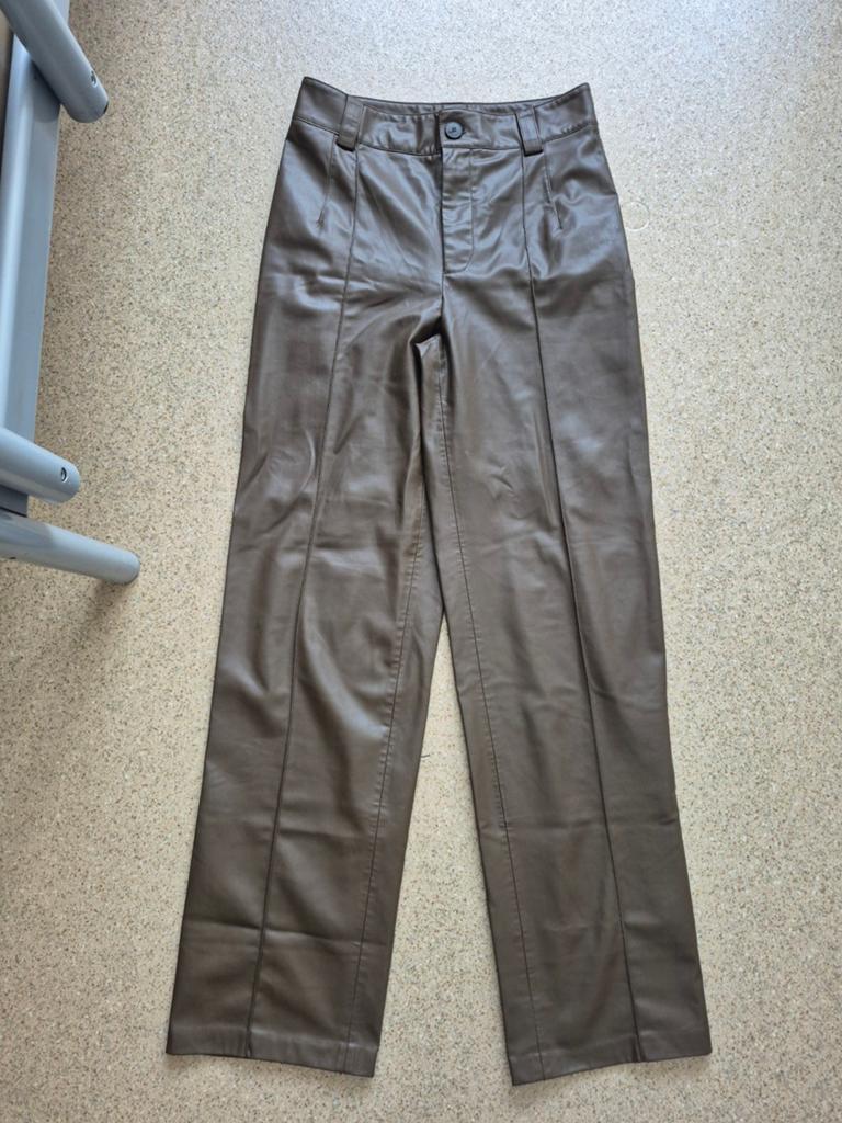Zara Faux Leren Broek - Maat S, Kleding | Dames, Bruin, Zara, Ophalen of Verzenden, Zo goed als nieuw