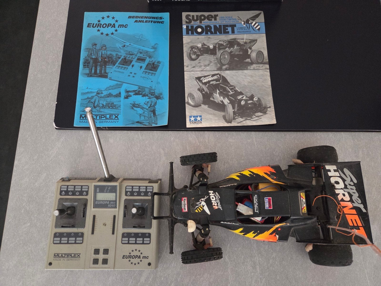 Tamiya Super Hornet 58124 (1993) met afstandsbediening, Hobby en Vrije tijd, Modelbouw | Radiografisch | Auto's, Elektro, Gebruikt