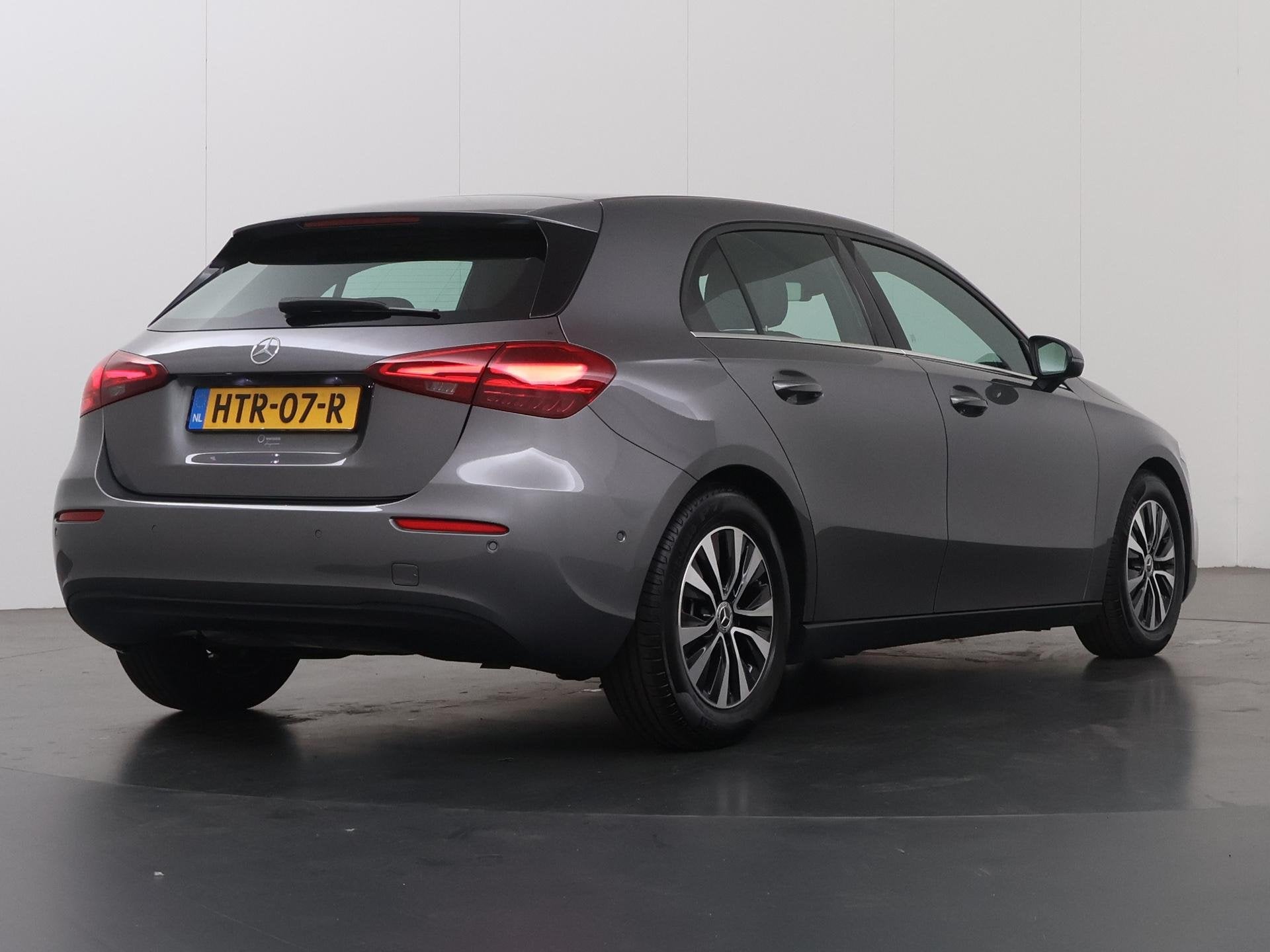 Mercedes-Benz A-klasse 180 Star Edition | Voorstoelen verwar, Dealer onderhouden, 136 pk, Gebruikt, 4 cilinders
