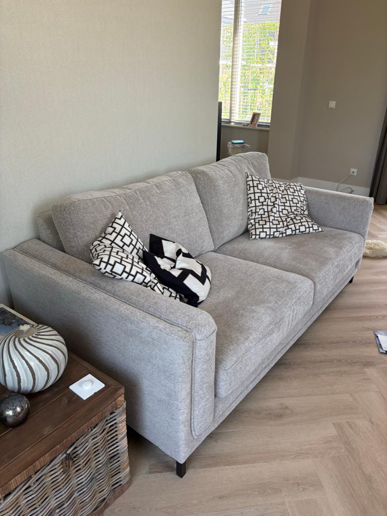 Urban Sofa by Ira Ness designer bank nieuwprijs 1500 euro, Huis en Inrichting, Banken | Bankstellen, Ophalen, 150 tot 200 cm, Tweepersoons