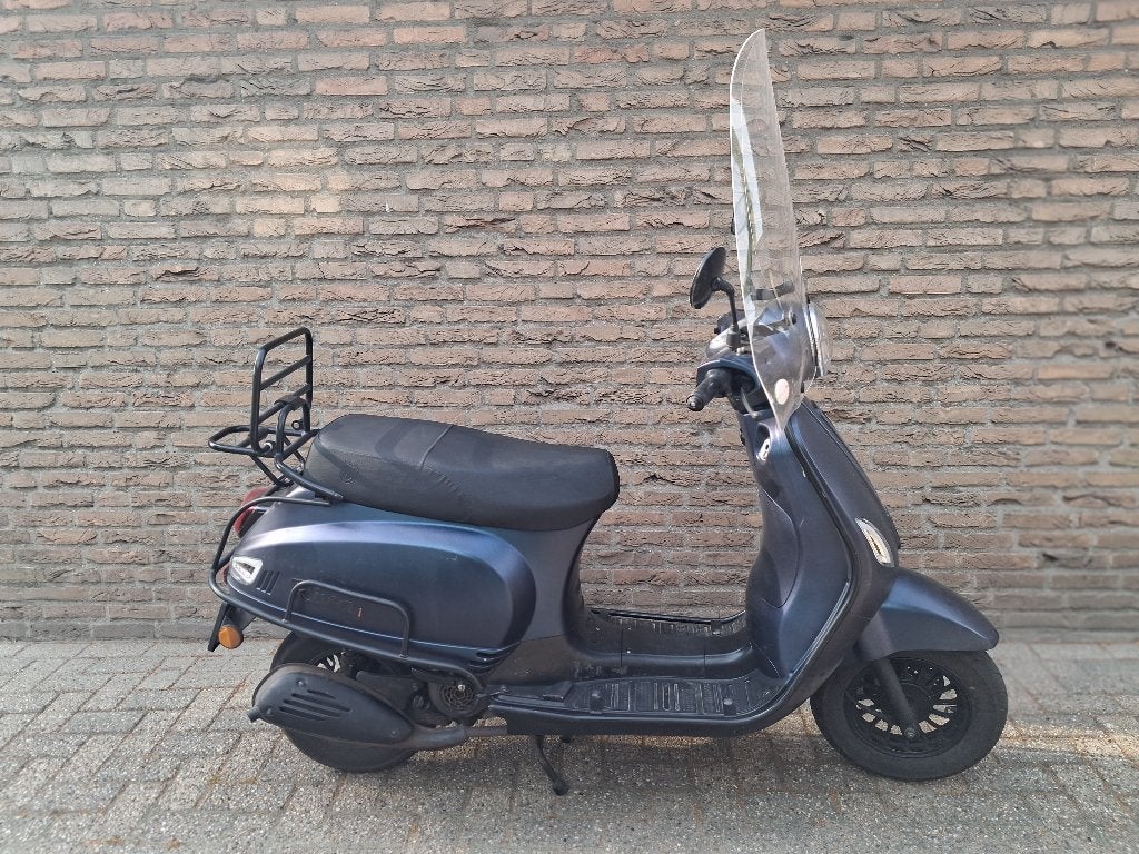 Riva Scooter blauw, Ophalen, Gebruikt, Maximaal 45 km/u, Btc