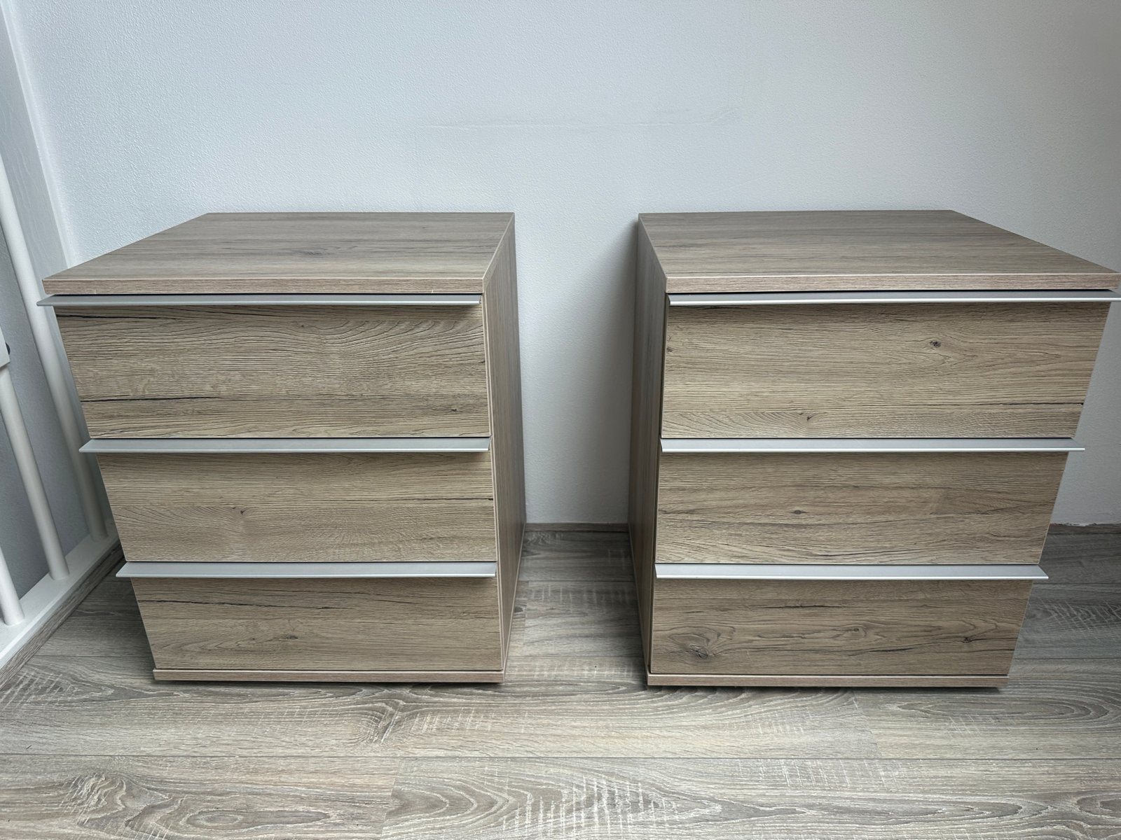 Swiss Sense 2x nachtkastjes met 3 lades, Huis en Inrichting, Slaapkamer | Nachtkastjes, Nieuw, 55 tot 70 cm, 45 tot 65 cm, Hout