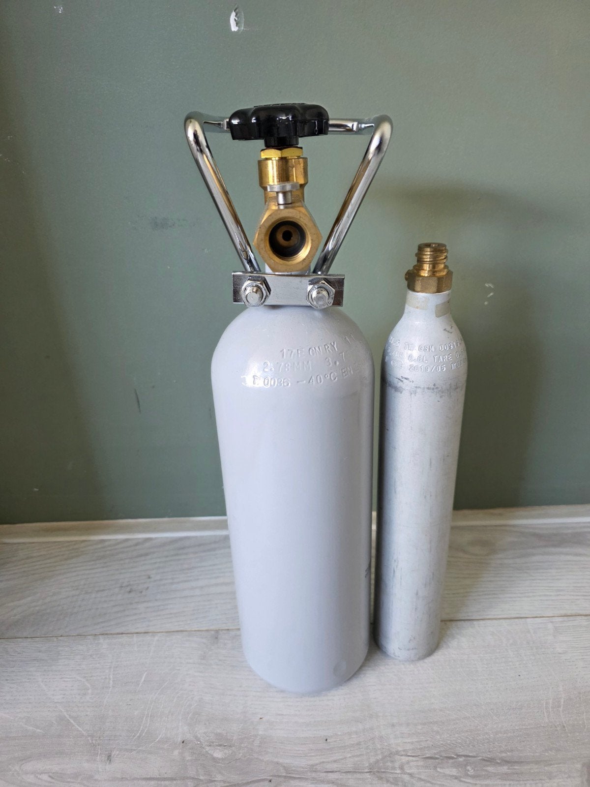 CO2 Tank met vulstuk en Sodastream fles, Ophalen of Verzenden, Zo goed als nieuw