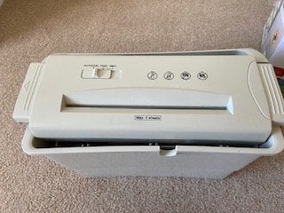 papiersnipperaar elektrisch, Ophalen, Zo goed als nieuw