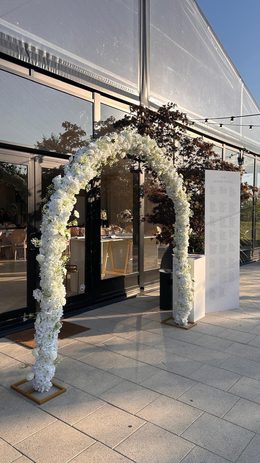 Luxe bloemenboog van kunstbloemen, Kunstbloem, Nieuw, Ophalen of Verzenden, Wit