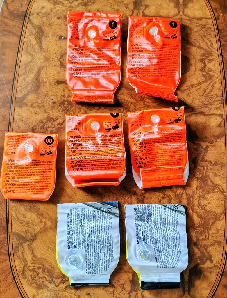 Te koop : zwembandjes 8 stuks, Jongen of Meisje, One size, Ophalen of Verzenden, Zo goed als nieuw