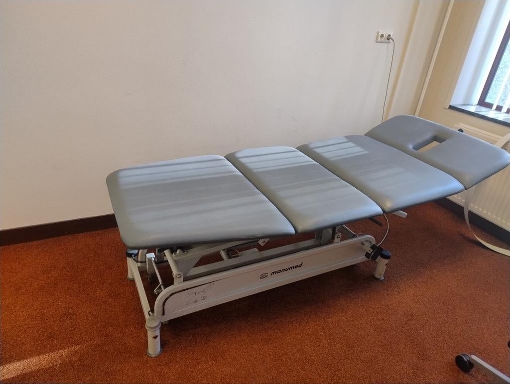 Behandelbank Manumed, Sport en Fitness, Ophalen, Gebruikt, Massagetafel