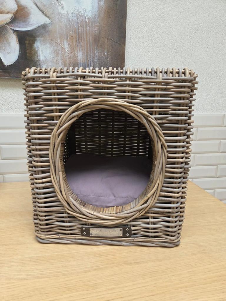 Te koop mooie happy-house rieten hocker kubus, Dieren en Toebehoren, Ophalen, Zo goed als nieuw, Riet