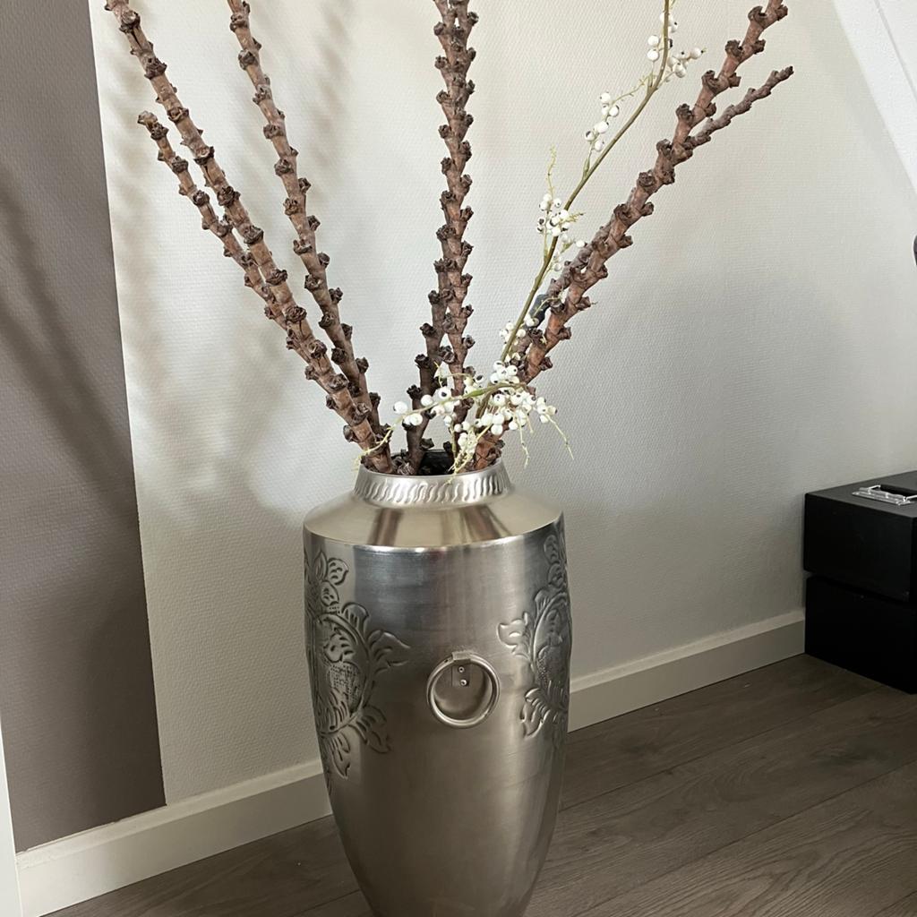 2x Grote zilverkleurige vaas met decoratieve takken, Ophalen, Overige materialen, Gebruikt, Overige kleuren