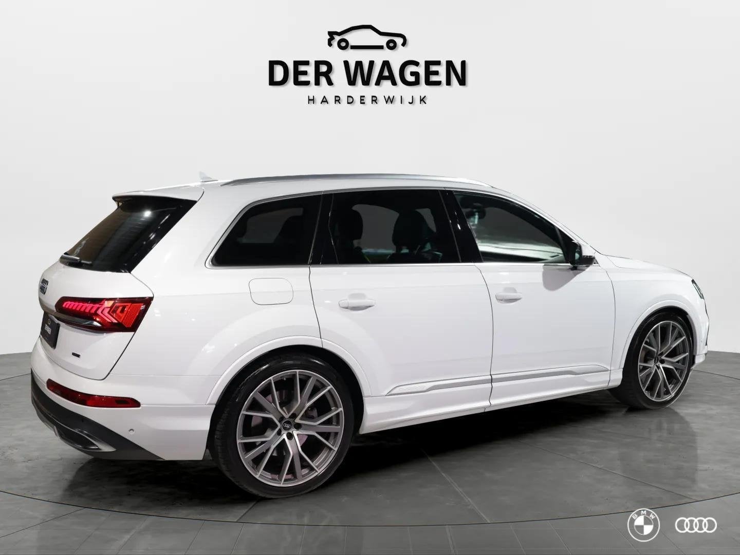 Audi Q7 55 TFSIe S LINE / PANODAK / B&O AUDIO / MASSAGEST /, Auto's, Automaat, Dealer onderhouden, 2995 cc, Met garantie (alle)