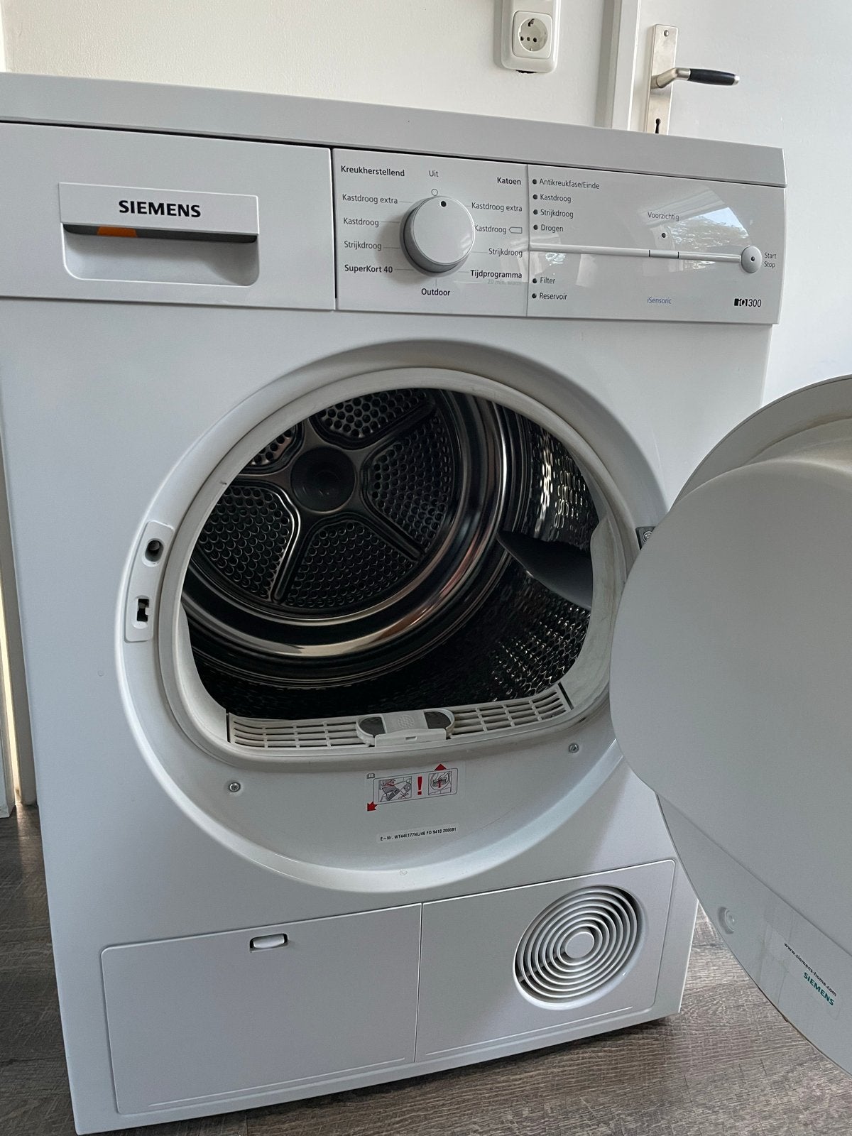 Siemens iQ300 Condensdroger, Ophalen, 6 tot 8 kg, Zo goed als nieuw, Voorlader