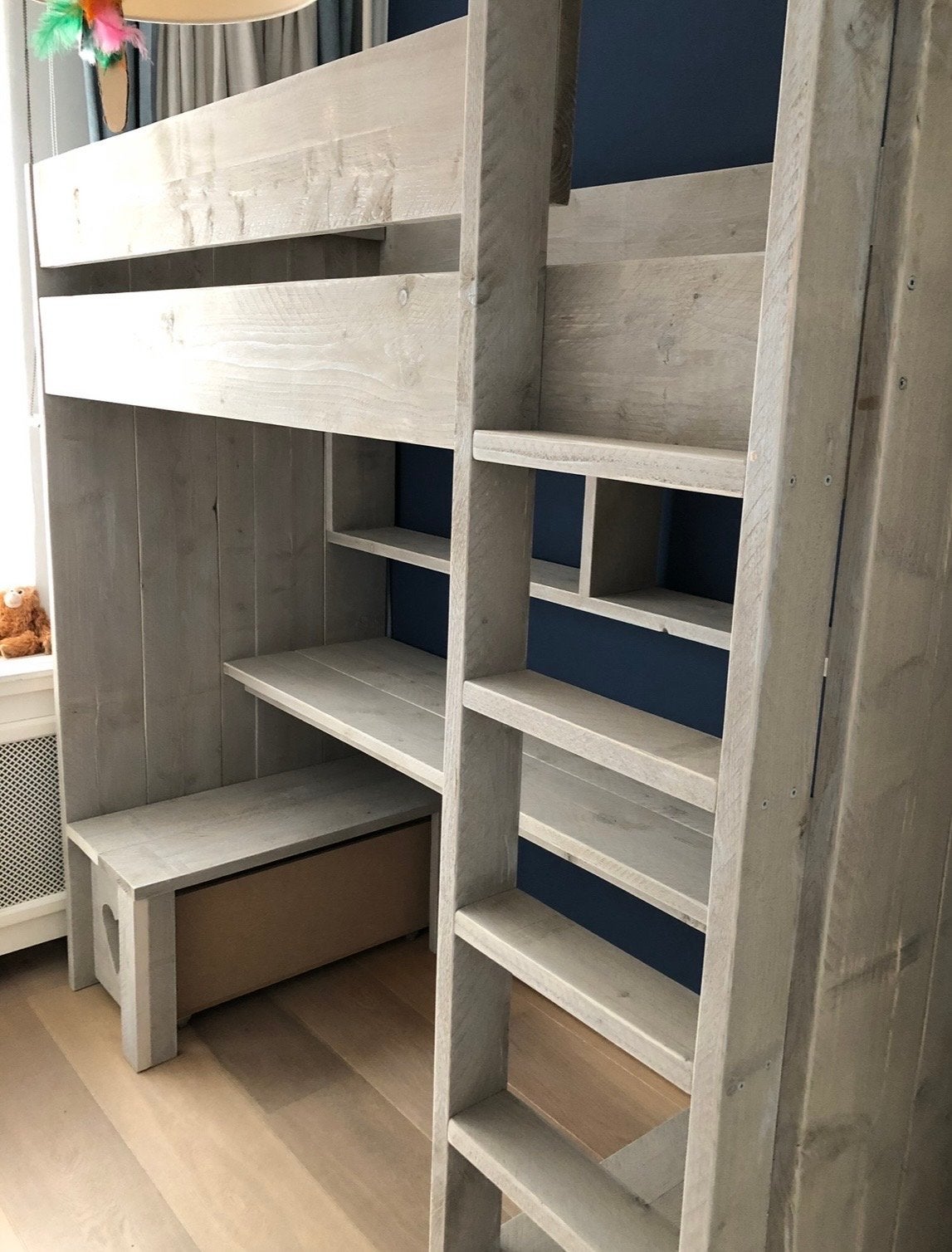 Stevig steigerhout hoogslaper met bureau en opbergruimte, Huis en Inrichting, Slaapkamer | Stapelbedden en Hoogslapers, Ophalen