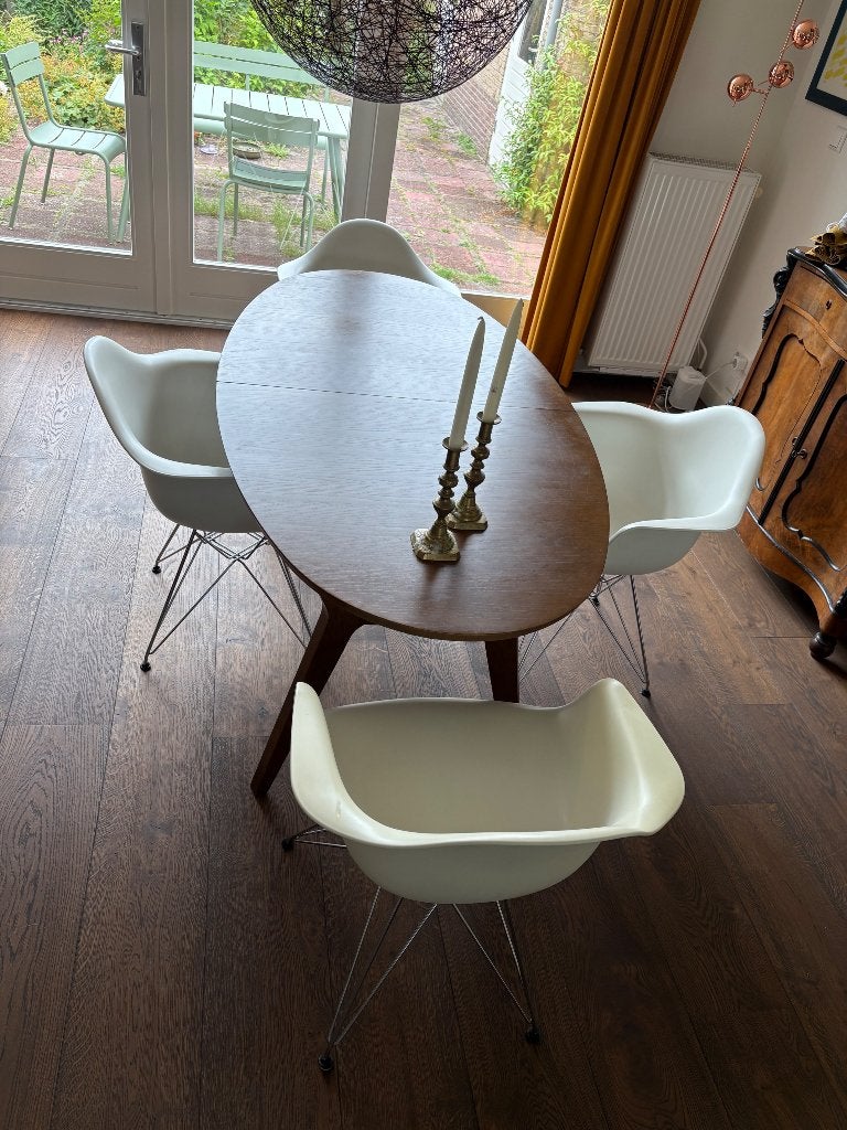 Vier Vitra stoelen met armleuningen, Huis en Inrichting, Stoelen, Ophalen, Gebruikt, Wit, Vier