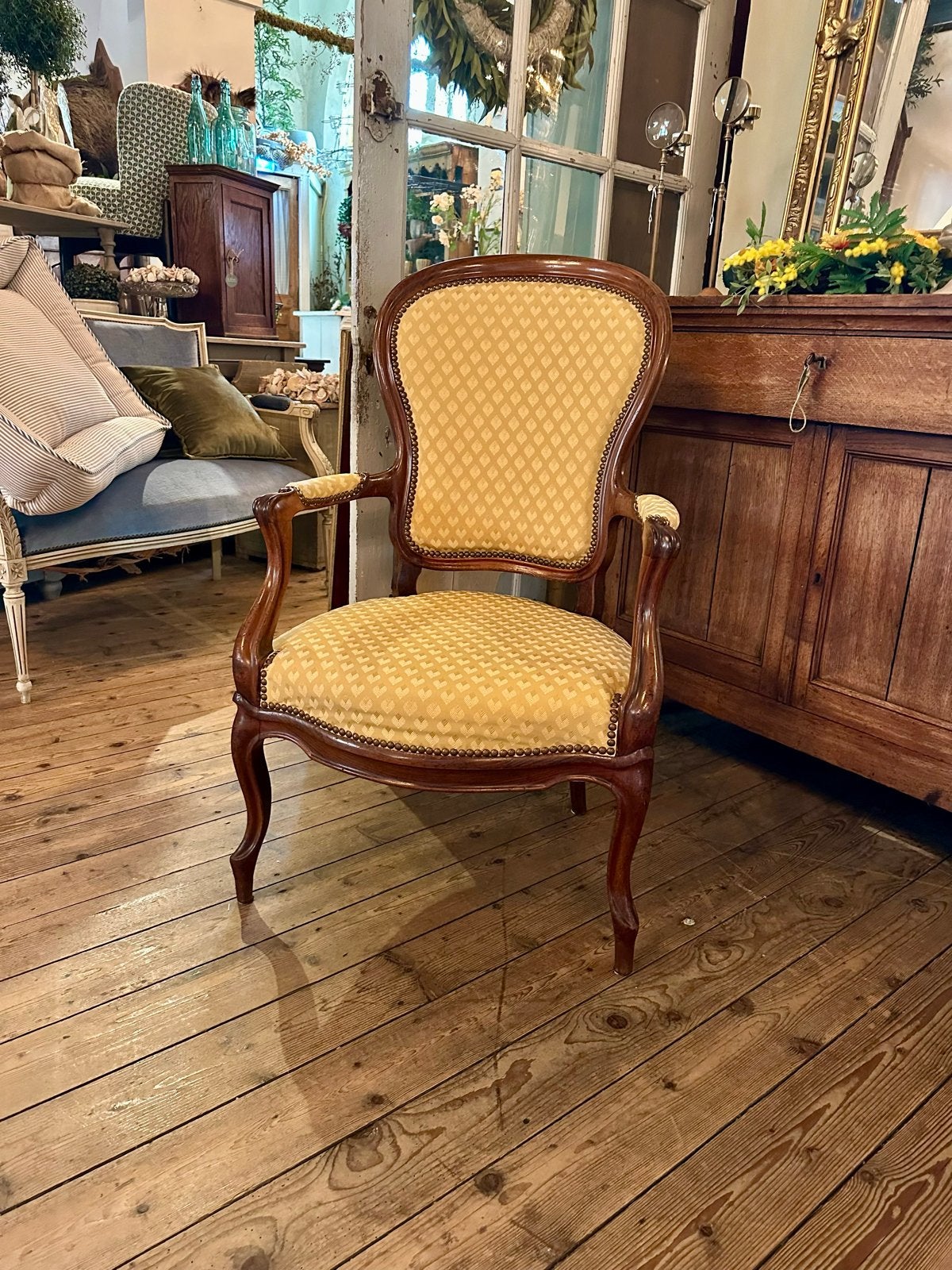 Antieke fauteuil engelse landelijke stijl