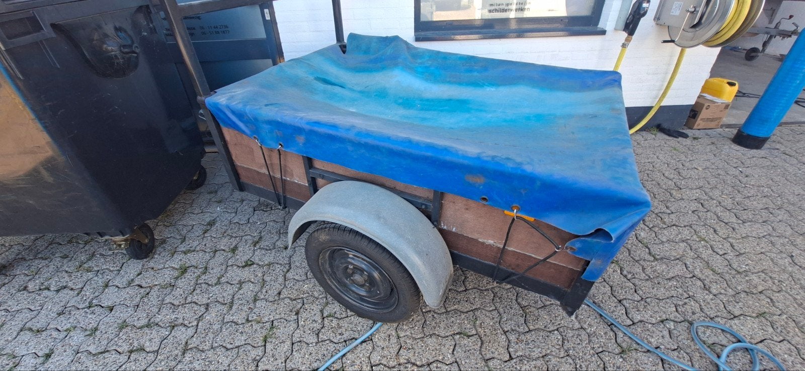 Aanhangwagen met dekzeil, Ophalen