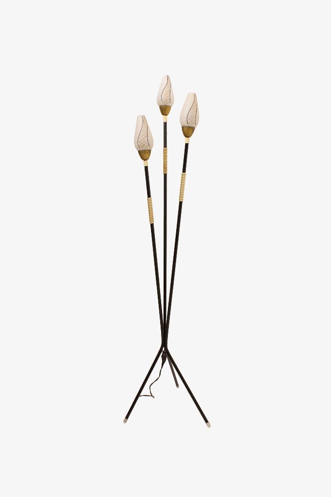 Jaren 50 staande driepoot lamp beschilderd melkglas messing, Ophalen, Gebruikt, 100 tot 150 cm, Overige fittingen