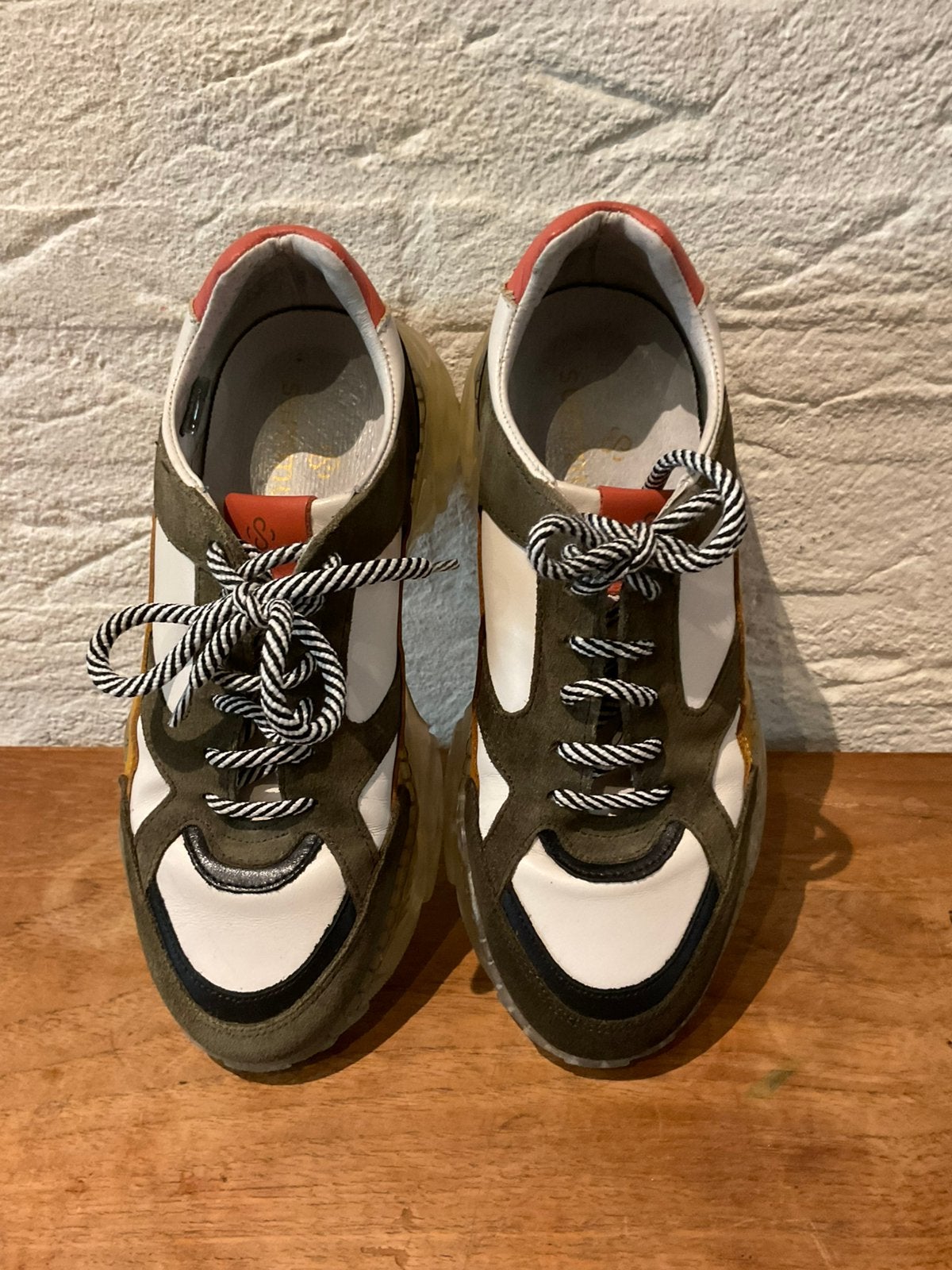 Summum Sneakers mt 40 - Wit/Khaki/Zwart - Zelden Gedragen, Ophalen of Verzenden, Zo goed als nieuw, Wit, Sneakers of Gympen