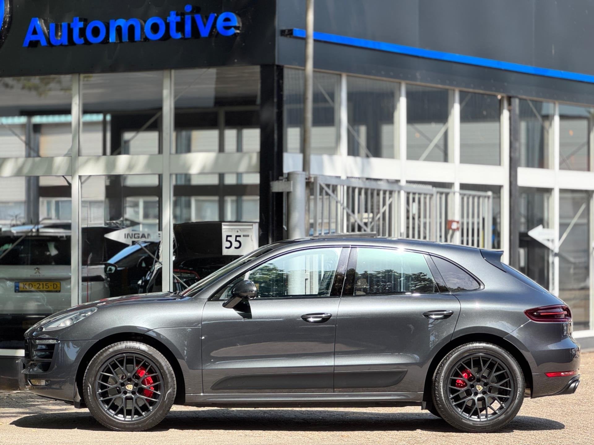 Foto 3 van Porsche Macan 3.0 GTS Burmester ACC Pano Cognac L Chrono Vol