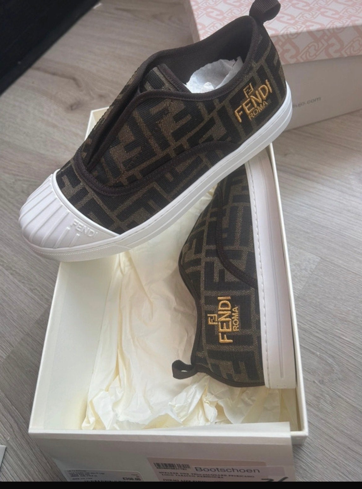 Nieuwe Fendi schoenen maat 36 in doos, Ophalen of Verzenden, Nieuw, Bruin, Sneakers of Gympen