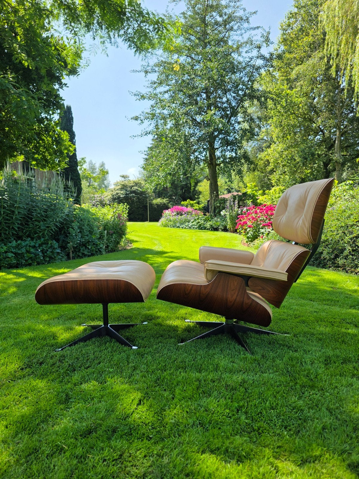 Vitra Eames lounge chair XL palissander showmodel, Ophalen of Verzenden, Leer