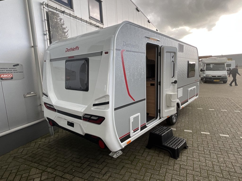 Dethleffs Summer Edition 490 EST DOUCHE-ENKELE BEDDEN, Caravans en Kamperen, Serviceluik, Bedrijf, Treinzit, Tot en met 3