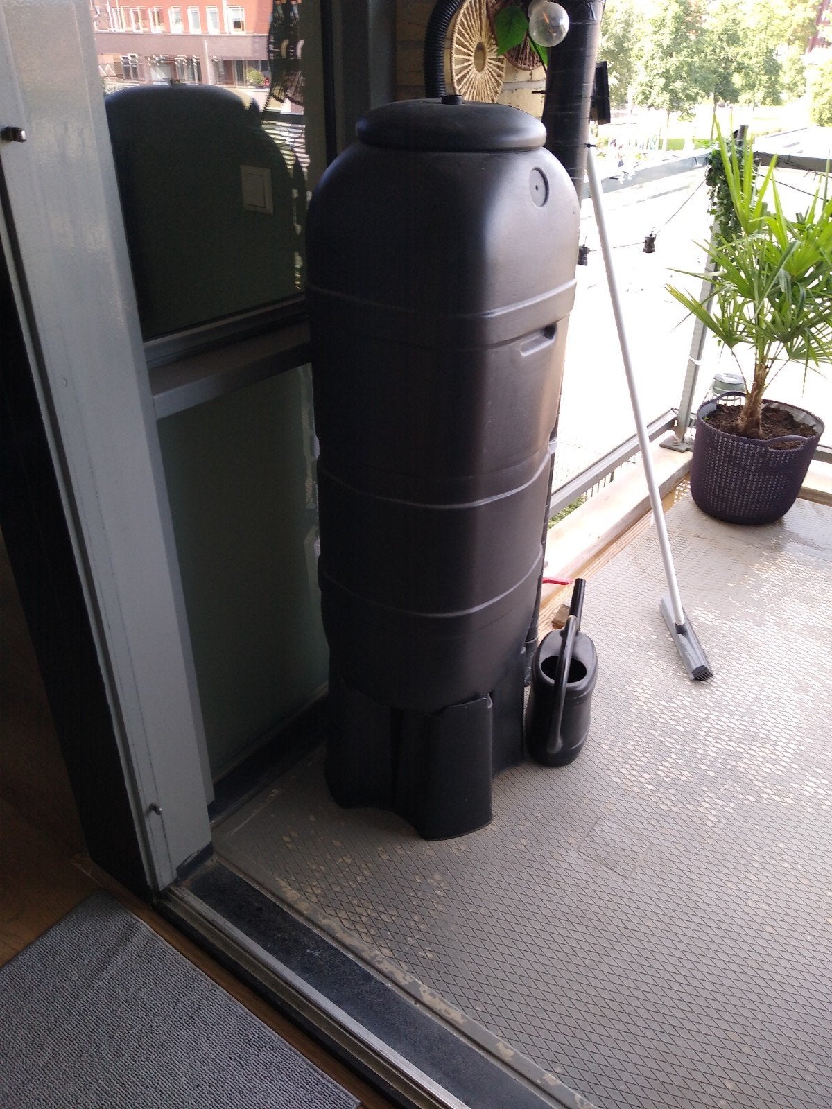 Regenton 200L met kraantje - Zo goed als nieuw, Ophalen, Kunststof, Met kraantje, 150 liter of meer
