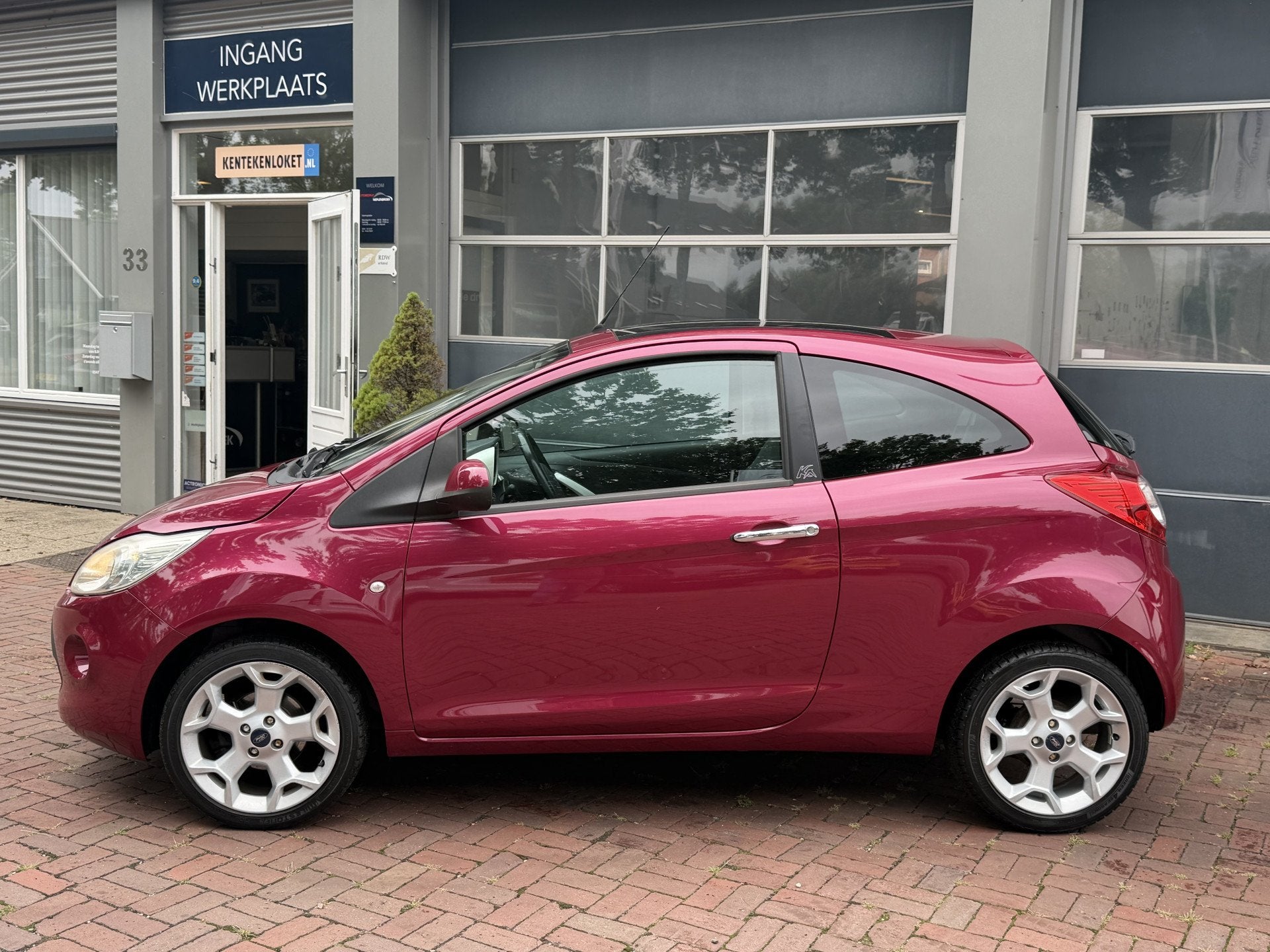Ford Ka 1.2 Metal start/stop | PANO | LMV | Clima | NAP, Voorwielaandrijving, Stof, Gebruikt, 1242 cc