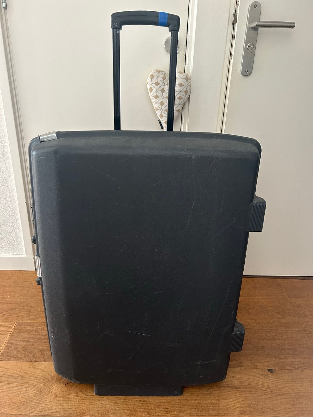 Te koop 2x Koffer - American Tourister - Hard kunststof, Sieraden, Tassen en Uiterlijk, Koffers, Gebruikt, Hard kunststof, Slot