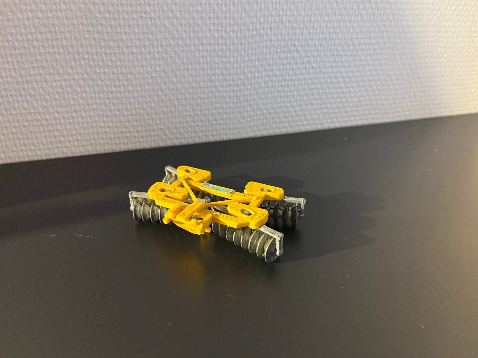 Schijveneg britains 1:32, Ophalen of Verzenden, Zo goed als nieuw, Tractor of Landbouw, Britains