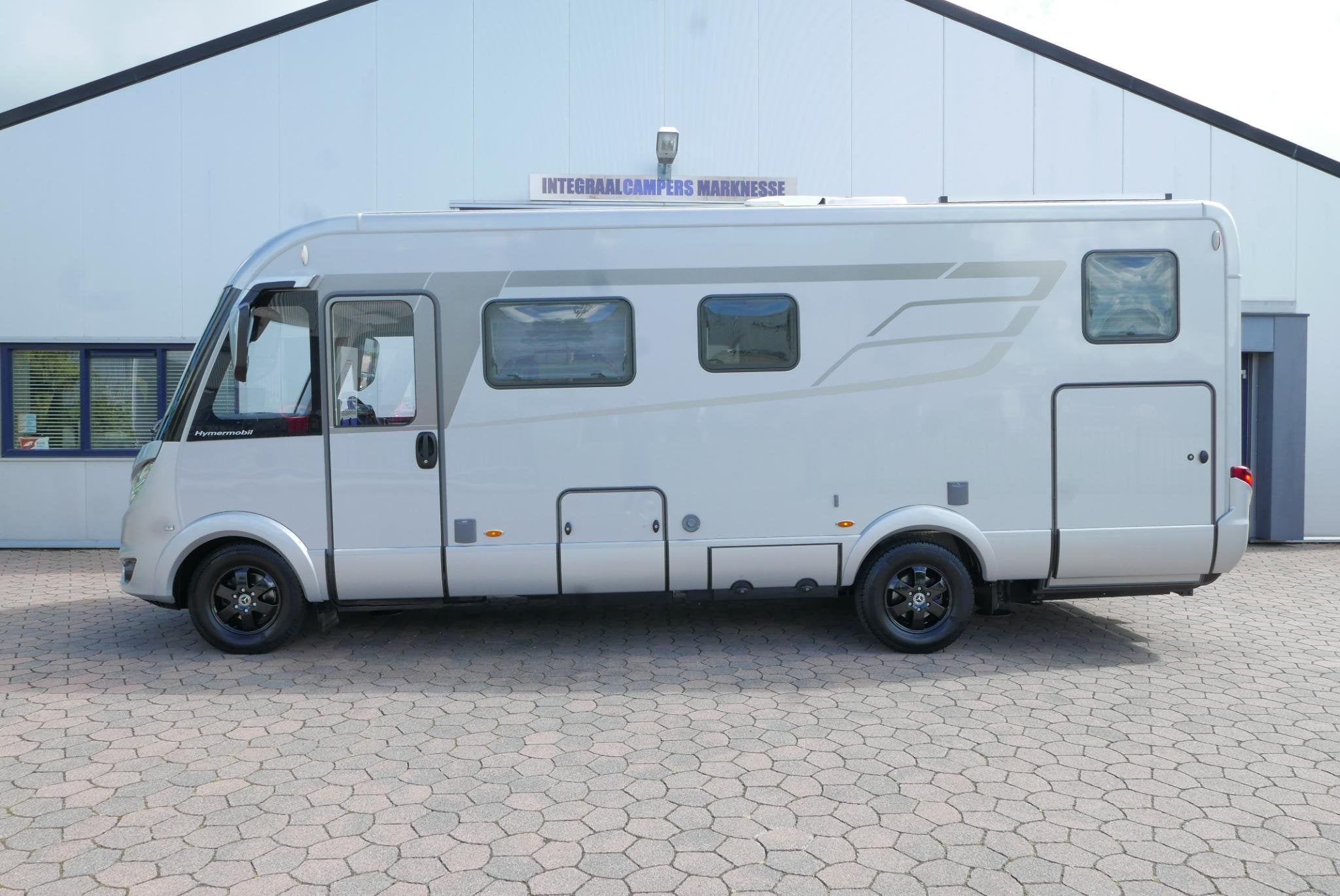 Hymer BMC-I 680 ModernComfort Victron installatie | 660 Ah l, Caravans en Kamperen, 7 tot 8 meter, Bedrijf, Diesel, Hymer