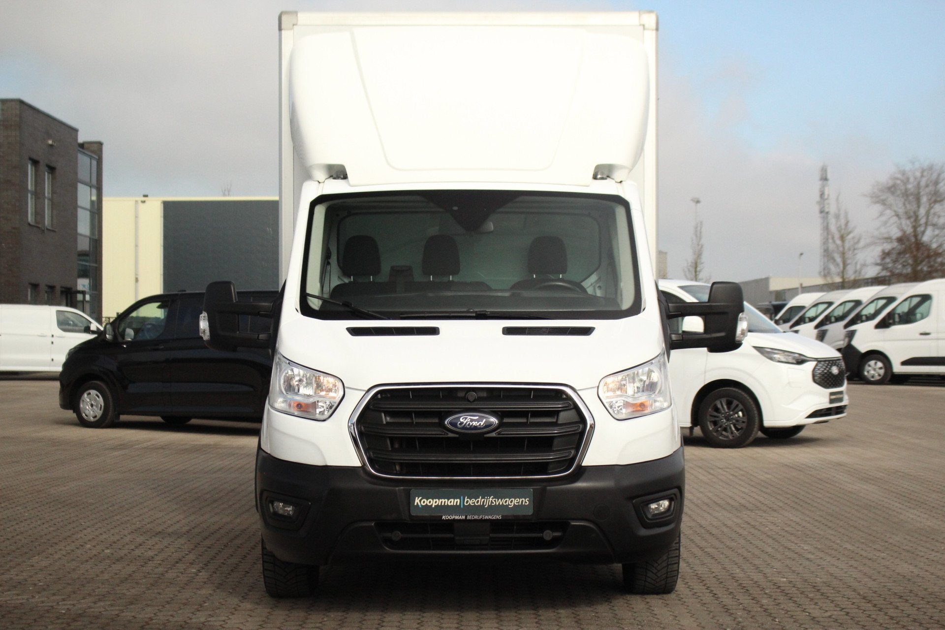 Ford Transit 350 2.0TDCI 130pk L4H1 Trend | Bakwagen | Trekh, Euro 6, 4 cilinders, 2800 kg, Wit
