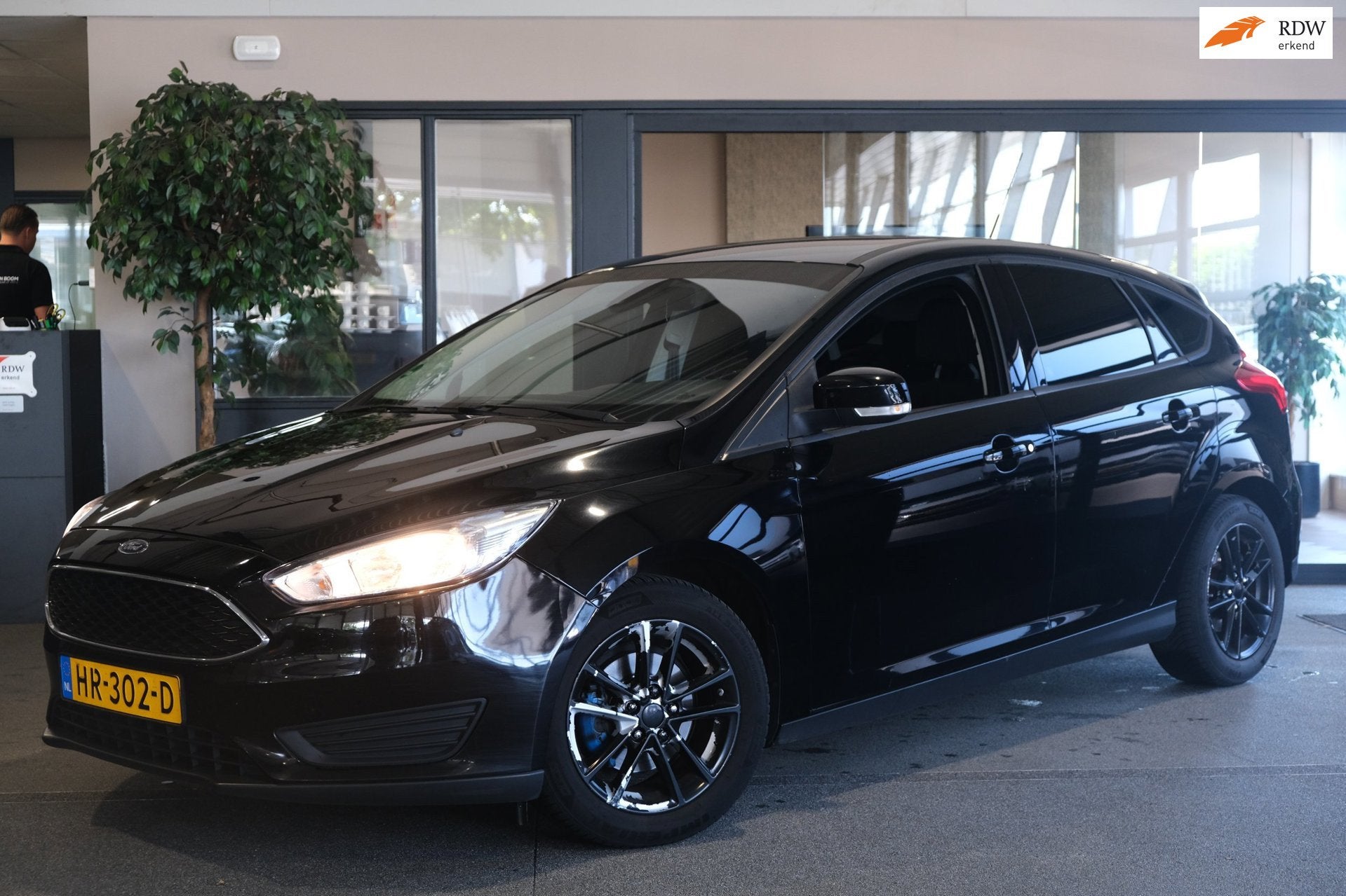 Ford Focus 1.0 Trend Edition 101PK Navi Airco PDC, Gebruikt, Euro 6, 635 kg, Zwart