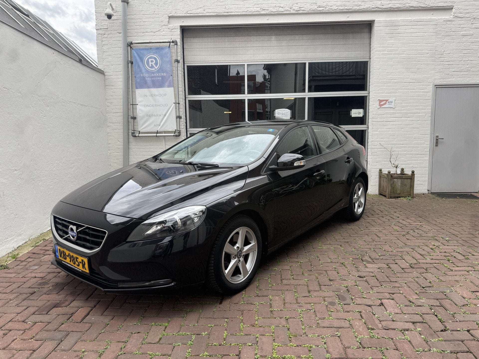 Volvo V40 1.6 T2 Momentum Cruisecontrl/Navi/Clima/Stoelverwa, Auto's, Volvo, Voorwielaandrijving, Gebruikt, 4 cilinders, Zwart