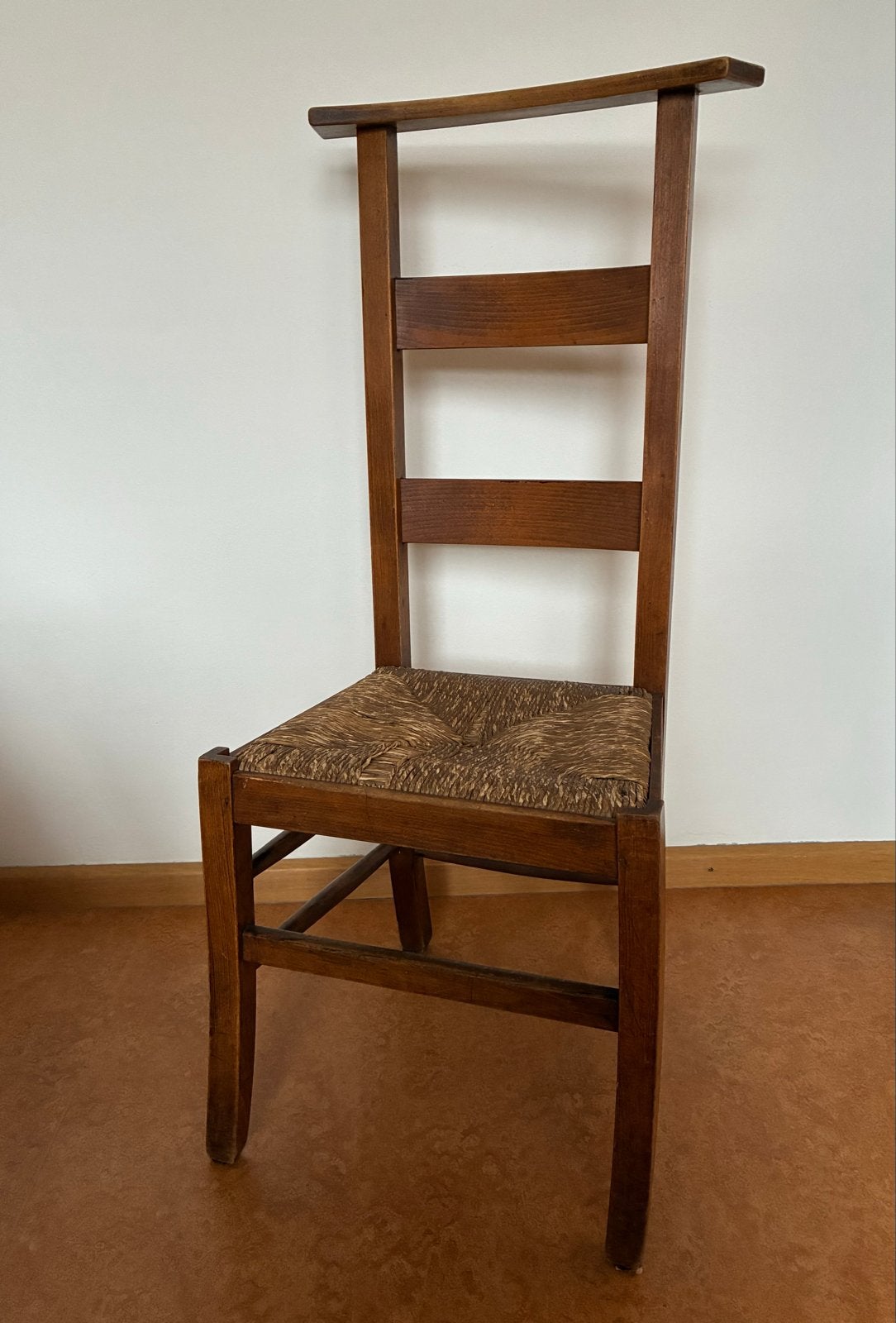 Antieke biechtstoel met rieten zitting, Ophalen