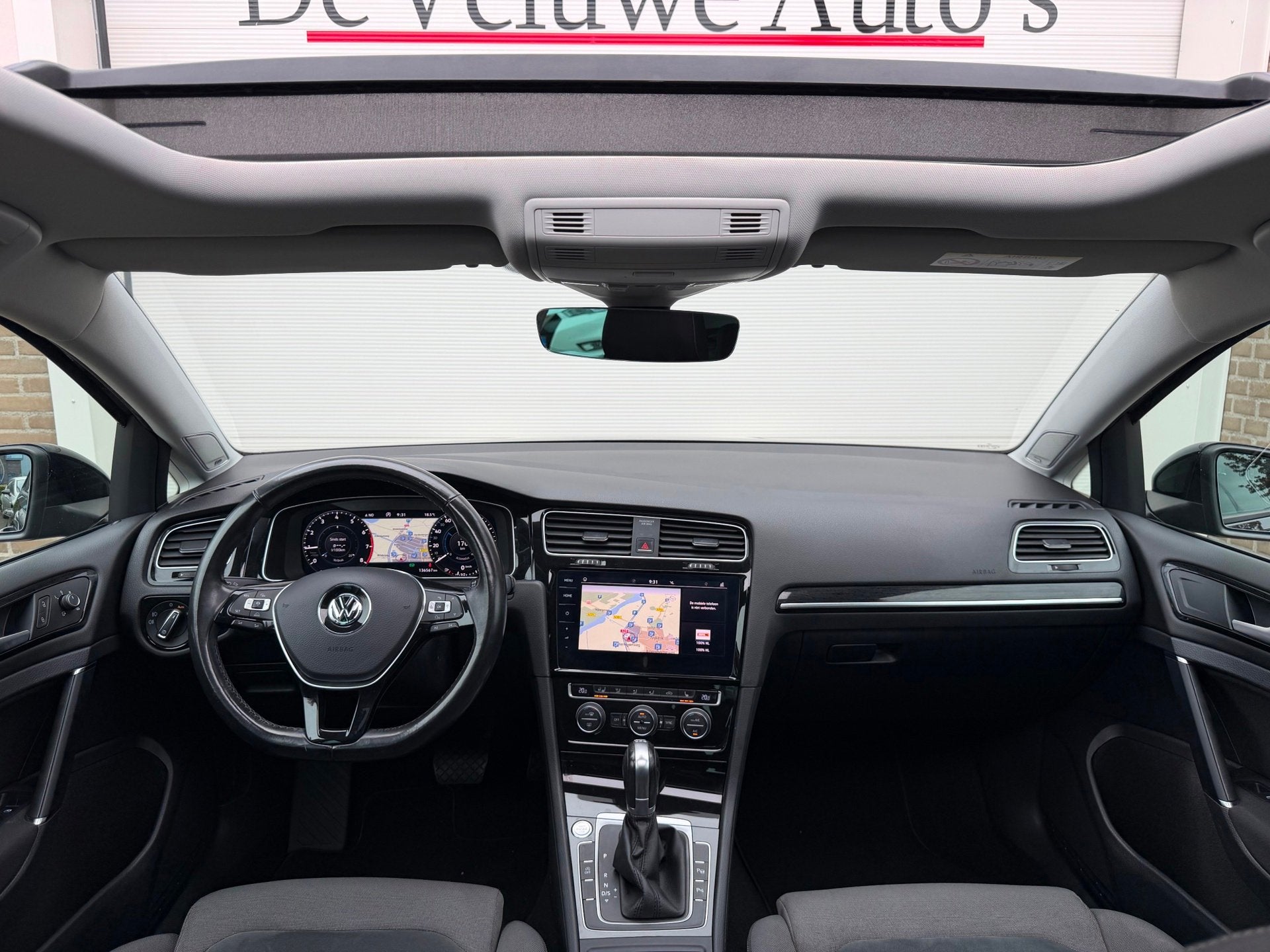 Volkswagen Golf 7.5 1.5 TSI Highline R|Virtual|Matrix|Pano|, Auto's, 4 cilinders, 150 pk, Alcantara, Zwart