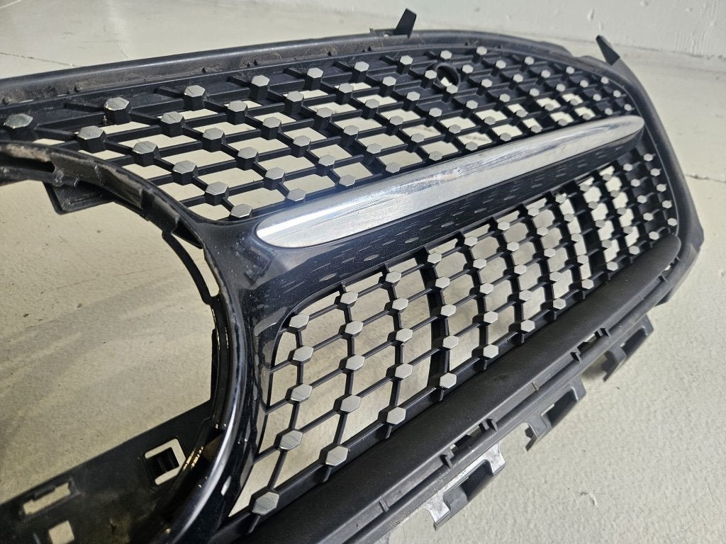 Org Mercedes CLA W118 C118 Diamond Grill (2019-) AMG Line, Auto-onderdelen, Carrosserie en Plaatwerk, Bumper, Mercedes-Benz, Voor