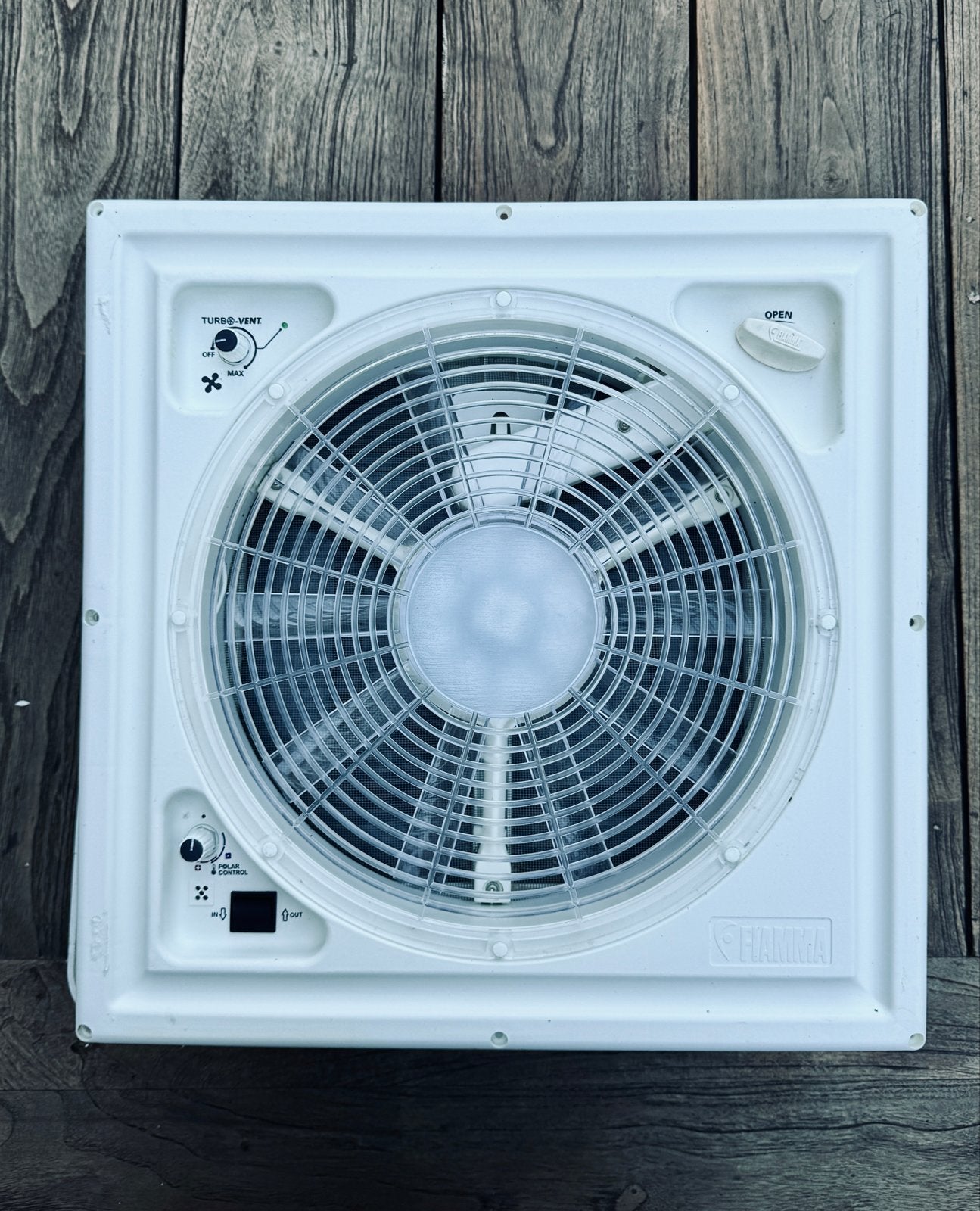 Fiamma Turbo Vent 40x40 dakluik met ventilator, Caravans en Kamperen, Ophalen, Gebruikt