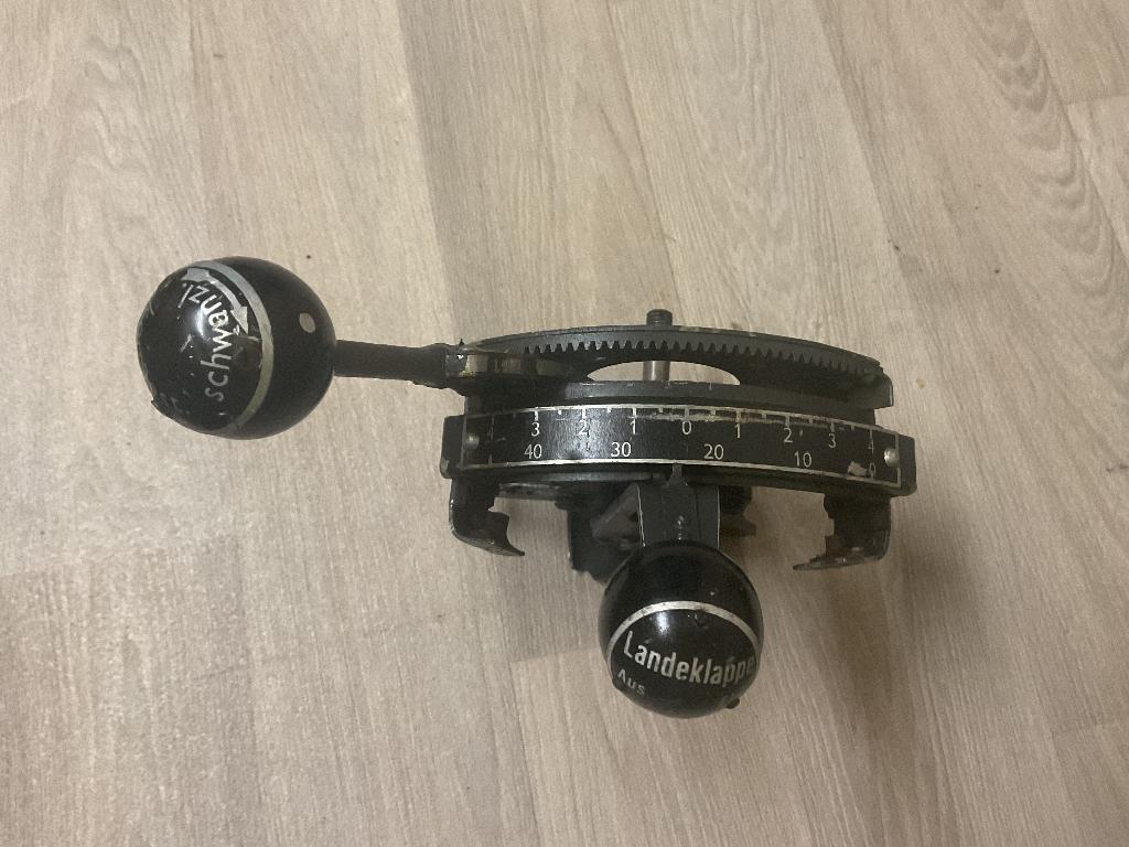 Luftwaffe landing gear levers aircraft parts Junkers ?, Ophalen of Verzenden, Gebruikt, Overige typen