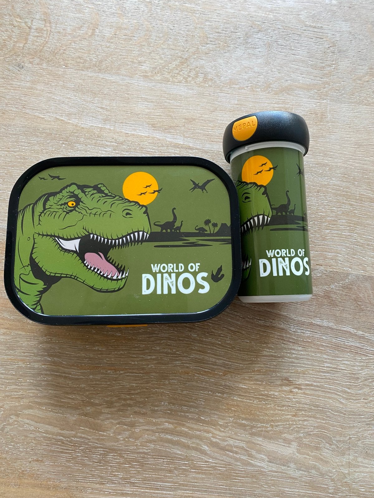 Nieuw mepal lunchbox en drinkbeker dino, Ophalen of Verzenden, Zo goed als nieuw