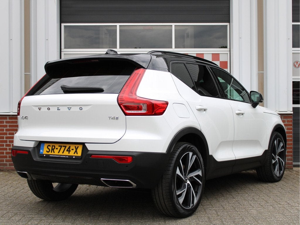 Volvo XC40 2.0 T4 190PK R-Design Automaat /NAVI/Panoramadak/, Auto's, Volvo, 15 km/l, Euro 6, 1969 cc, Wit
