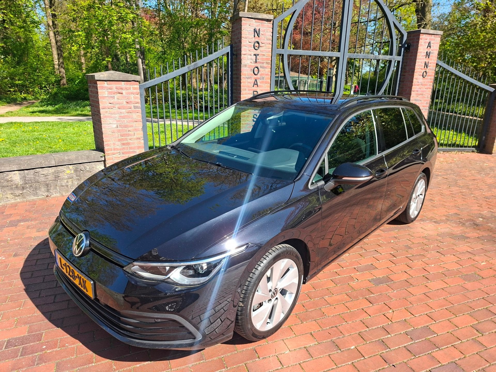 Foto 11 van Volkswagen Golf Variant 1.5 TSI Virtual Apple car. Stoelverw